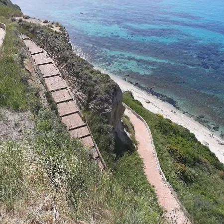 Vicino A Tropea * Santa Domenica (Vibo Valentia)
